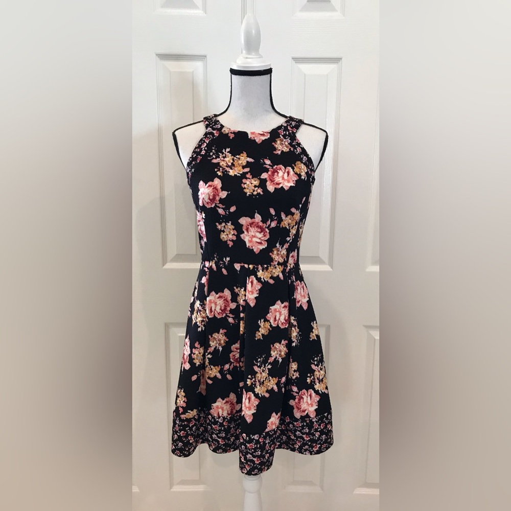Rewind - Black Floral Dress with Back Zipper size M